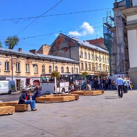 Smart Apartment On Filatova Lviv Ngoại thất bức ảnh