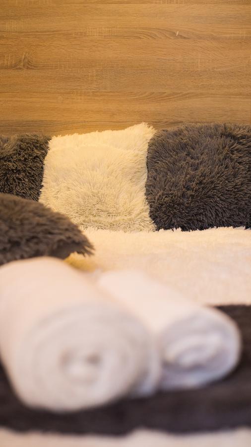 Smart Apartment On Filatova Lviv Ngoại thất bức ảnh